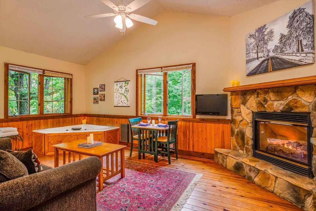 Love Ridge Mountain Lodging Lyndhurst Buitenkant foto