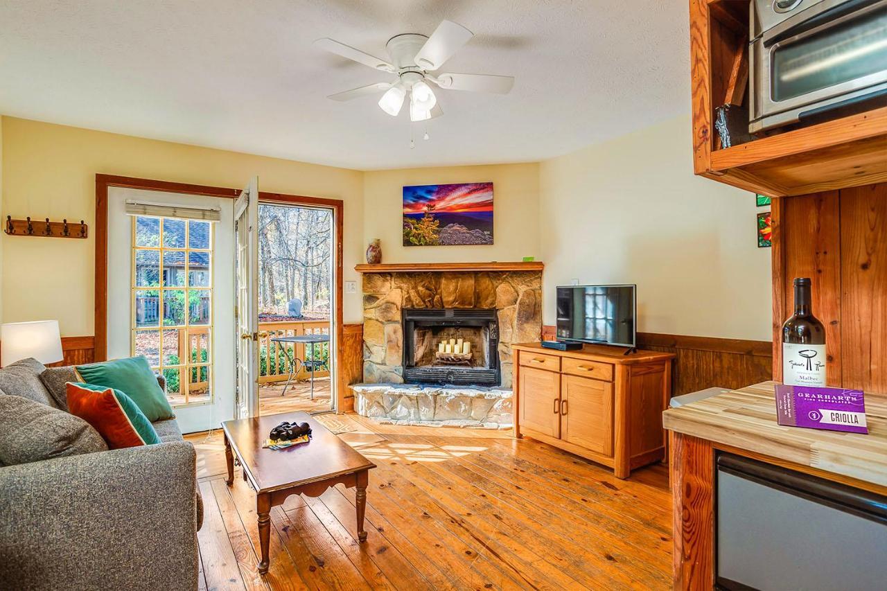 Love Ridge Mountain Lodging Lyndhurst Buitenkant foto