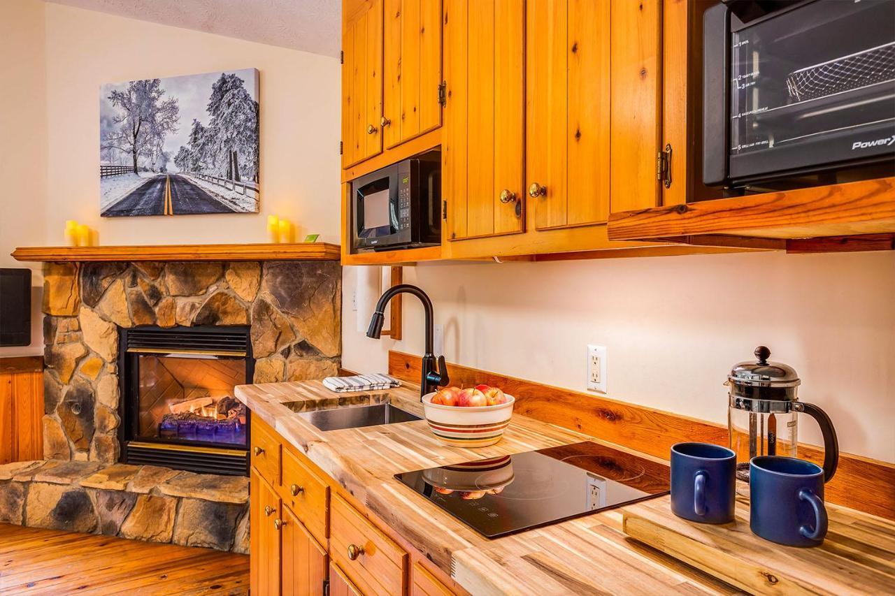 Love Ridge Mountain Lodging Lyndhurst Buitenkant foto