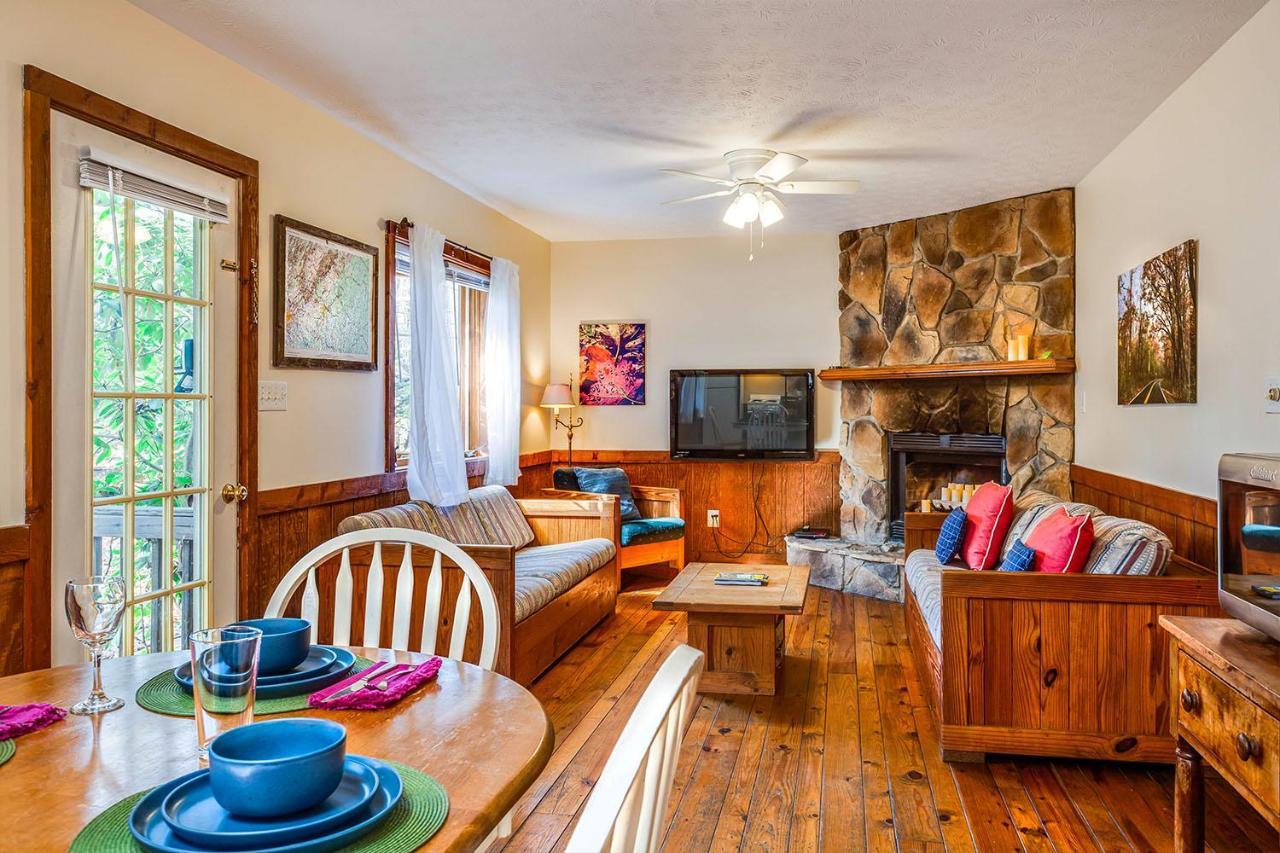 Love Ridge Mountain Lodging Lyndhurst Buitenkant foto