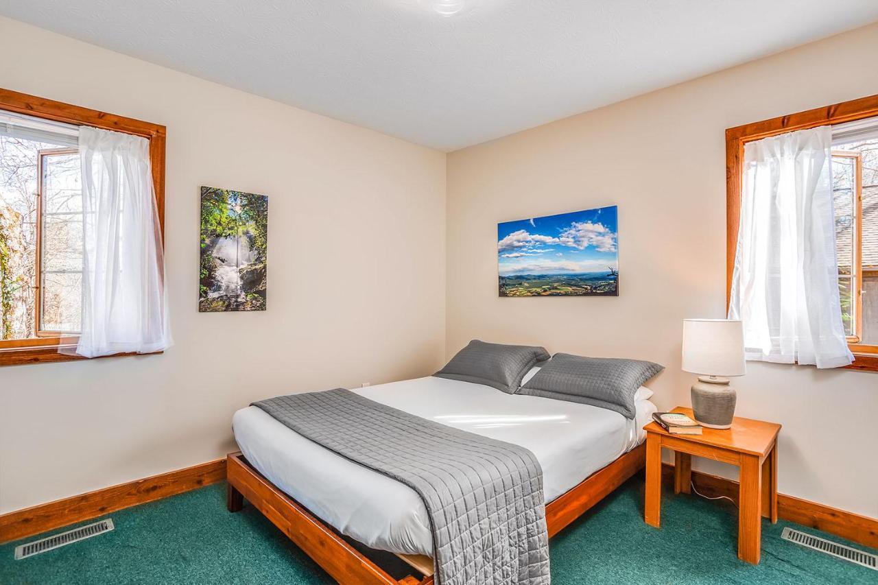 Love Ridge Mountain Lodging Lyndhurst Buitenkant foto