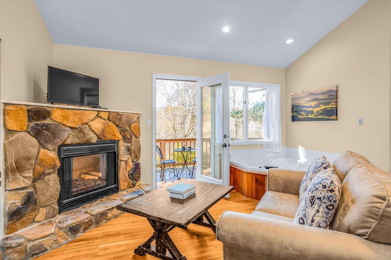 Love Ridge Mountain Lodging Lyndhurst Buitenkant foto