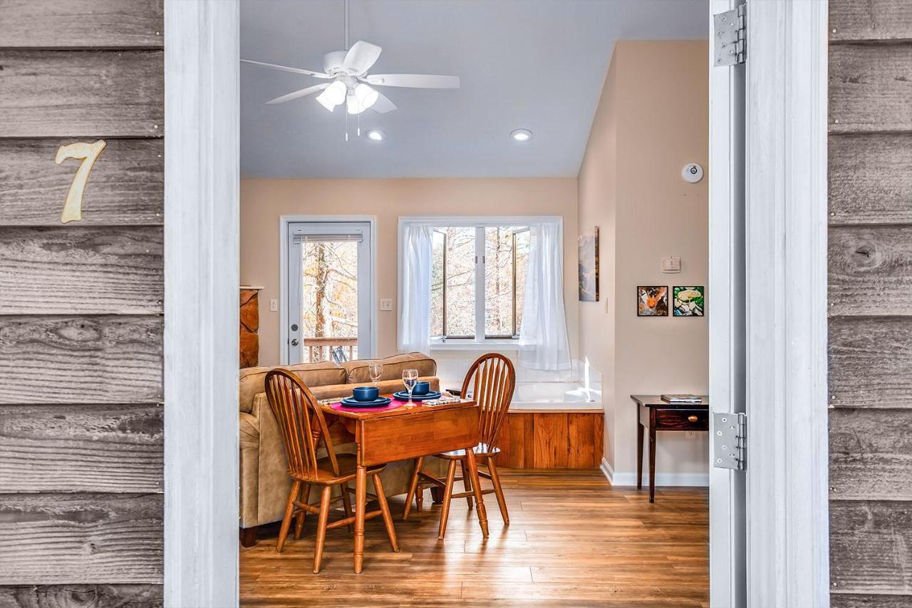 Love Ridge Mountain Lodging Lyndhurst Buitenkant foto