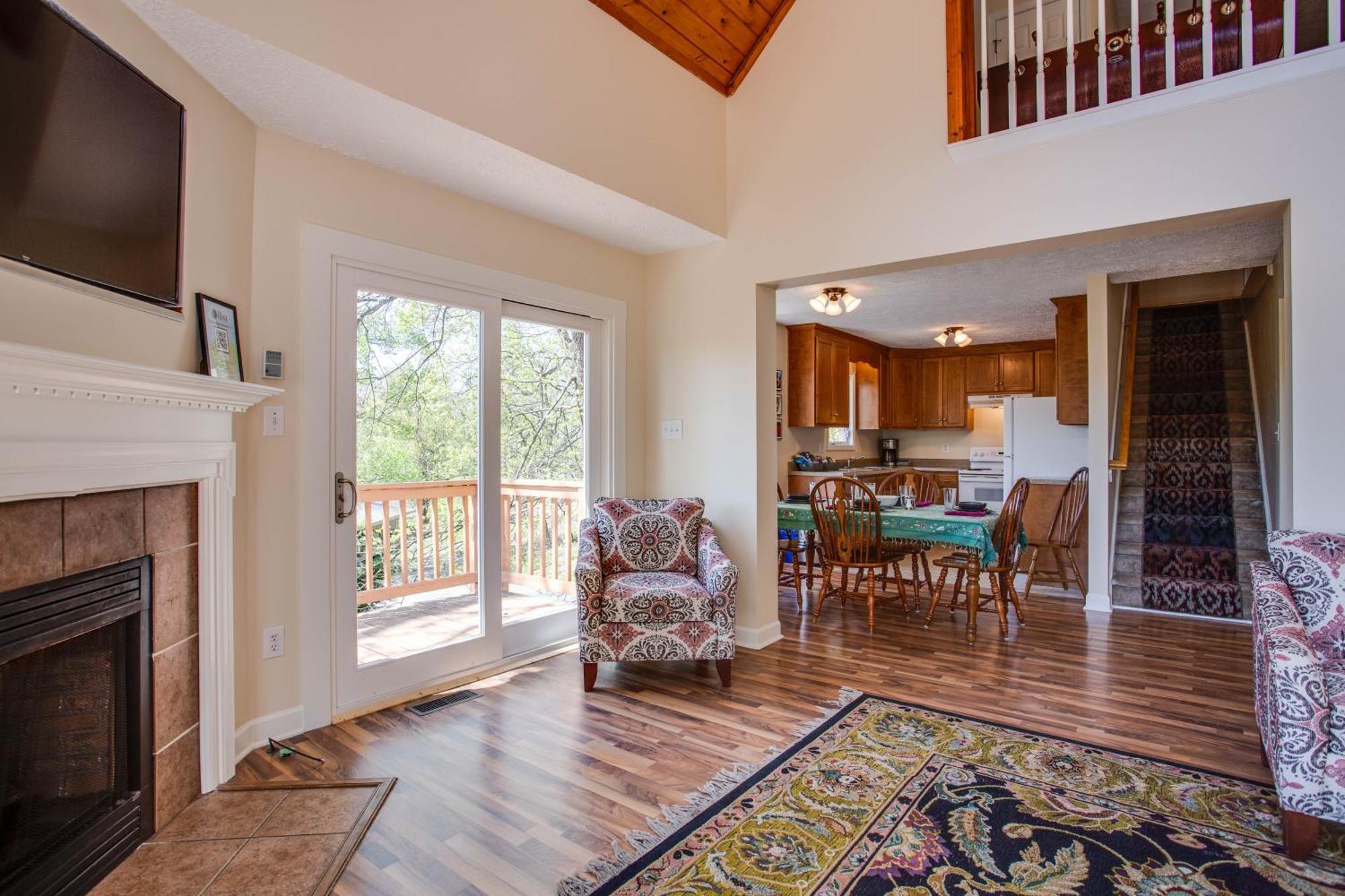 Love Ridge Mountain Lodging Lyndhurst Buitenkant foto