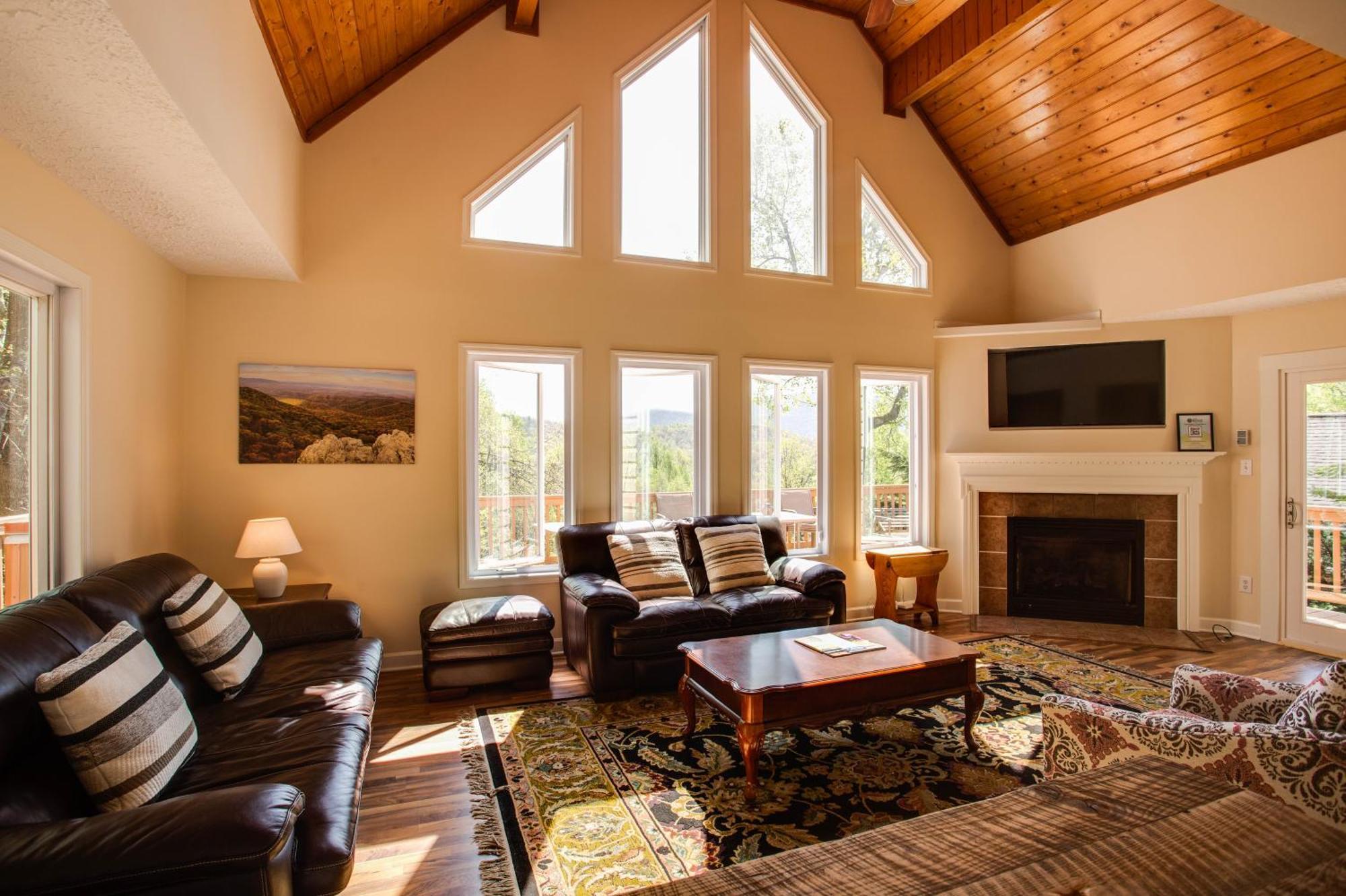 Love Ridge Mountain Lodging Lyndhurst Buitenkant foto